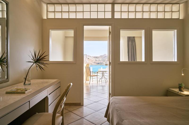 Family Room with Sea View image 3