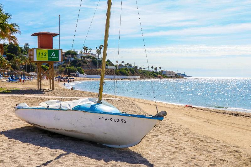 Little gem in La Cala Beach - image 25