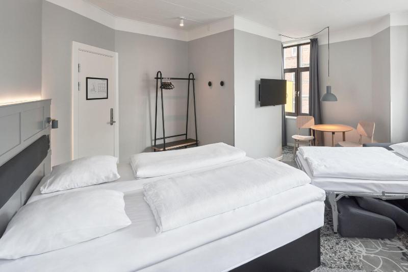 Standard Family Room with King Bed and Non-Private Sofa Bed image 1