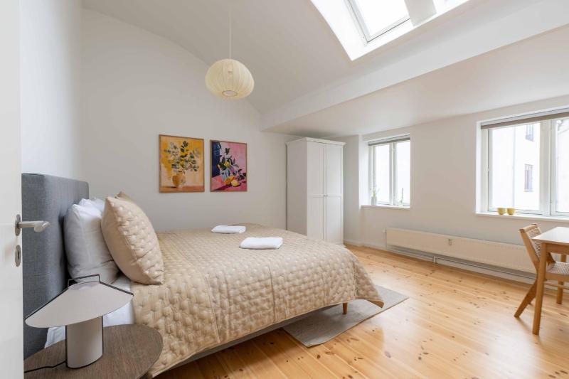 Spacious Nørrebro Stay for Groups & Families - image 6