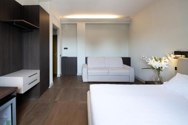 Superior Double Room image 4