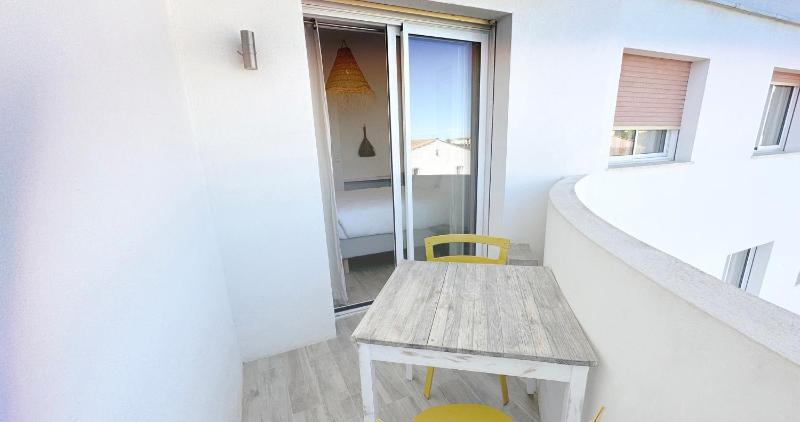 Double or Twin Room with Balcony image 3