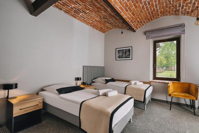 Small Double Room image 2