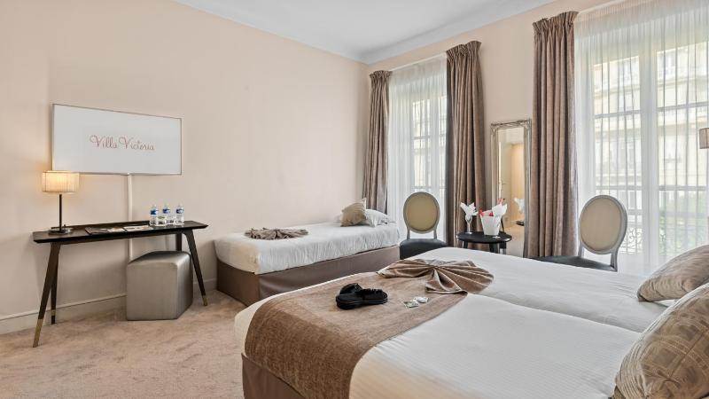 Triple Room with City View image 4