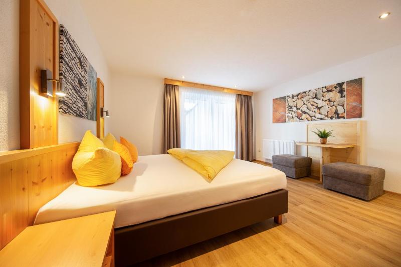 Four-Bedroom Apartment image 4