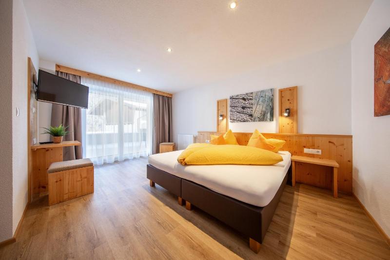 Four-Bedroom Apartment image 3