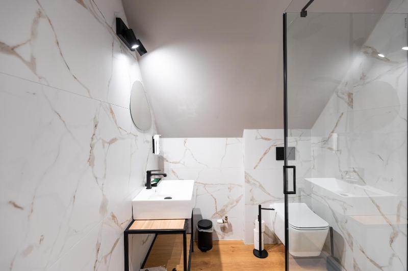 Standard Triple Room image 2
