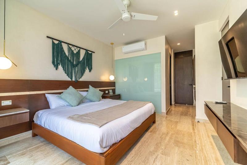 3BR Penthouse with Private Plunge Pool - image 43