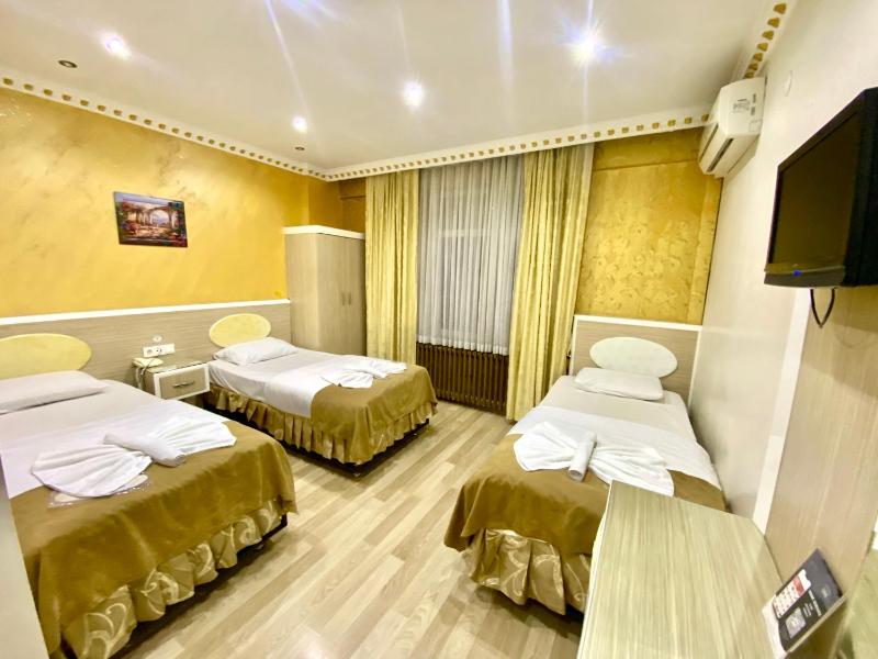 Standard Triple Room image 3