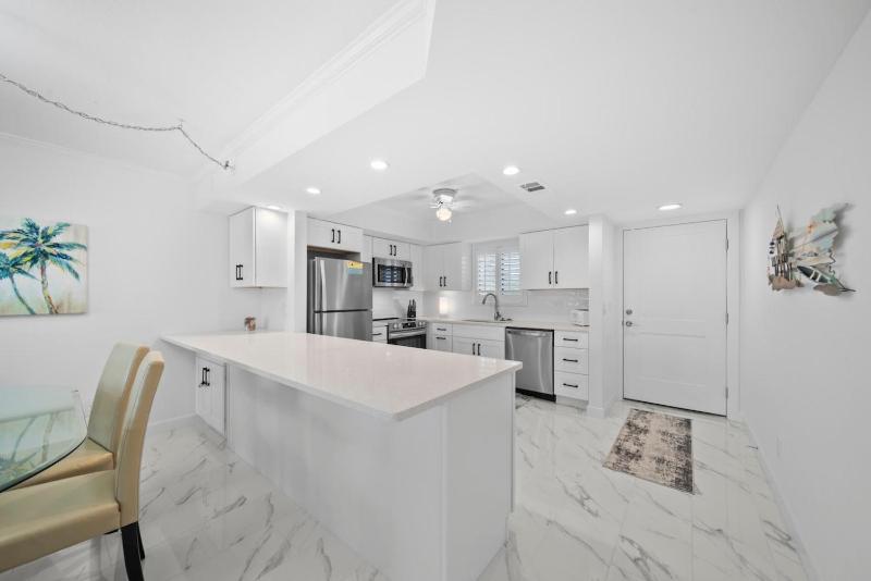 Sandpiper Beach 102 - image 13