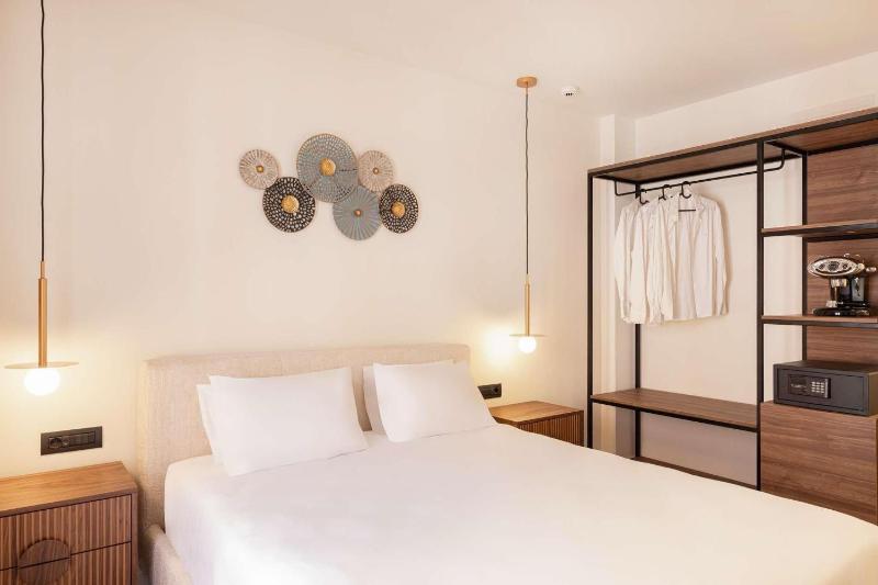 Deluxe Double or Twin Room with Mountain View image 1