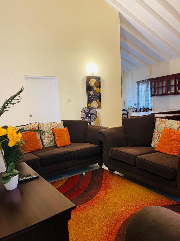Castle Berry Apartments - image 4