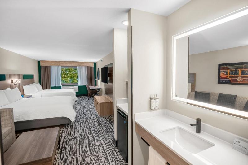 Suite with Two Beds - Non-Smoking image 2
