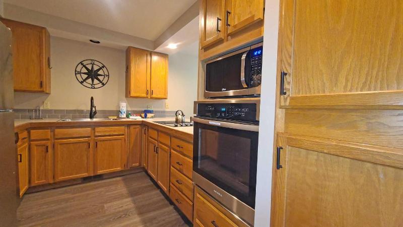 Skyline Condo 02 - image 10