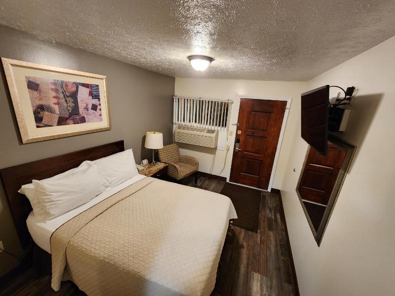 Budget Double Room image 1