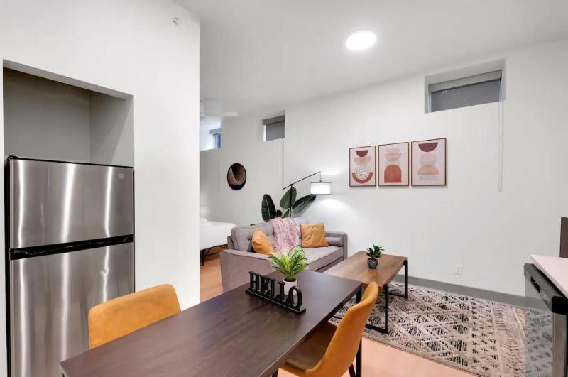 Bright and Modern Studio in Louisville # 103 - image 39