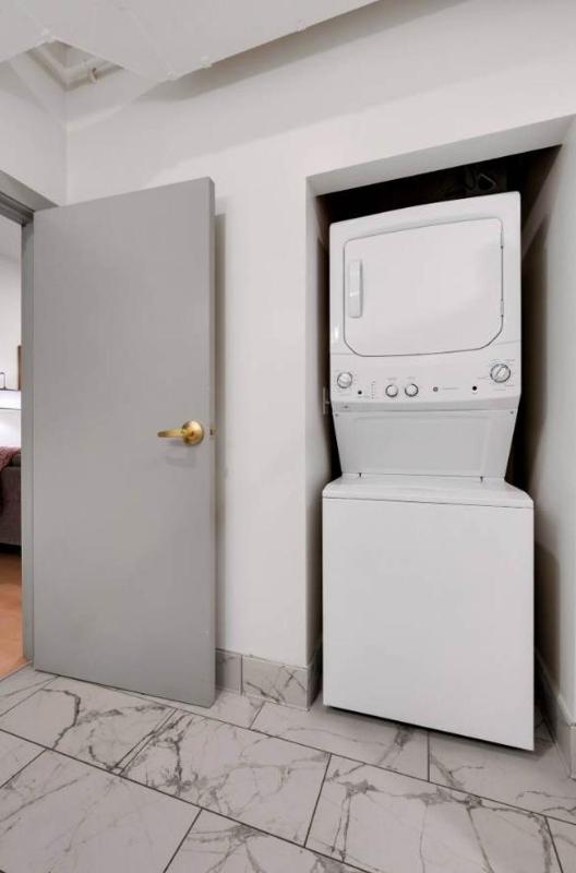 Bright and Modern Studio in Louisville # 103 - image 22