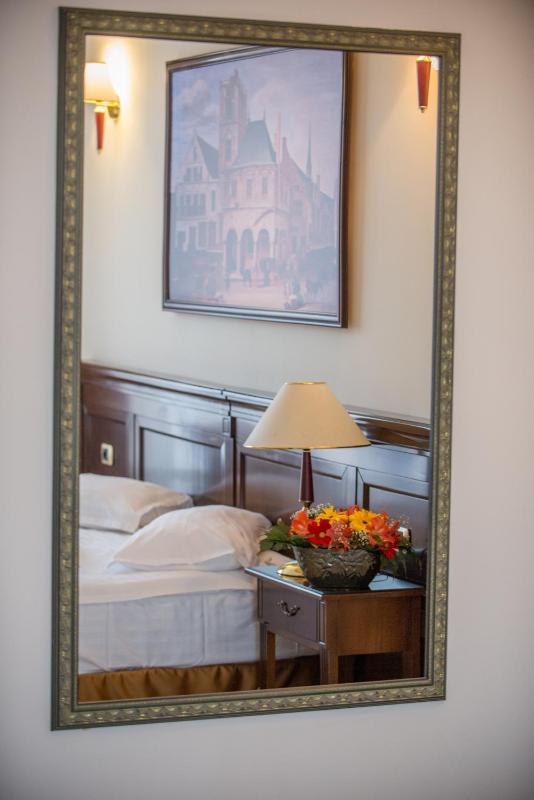 Double Room image 3
