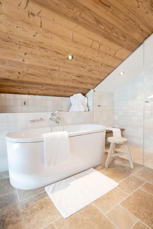 Three-Bedroom Chalet image 2