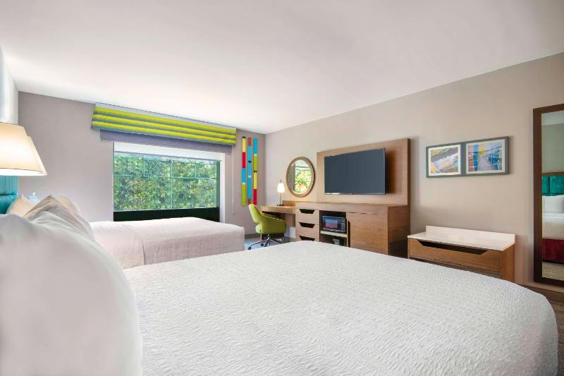 Room with Two Queen Beds - Non-Smoking image 1
