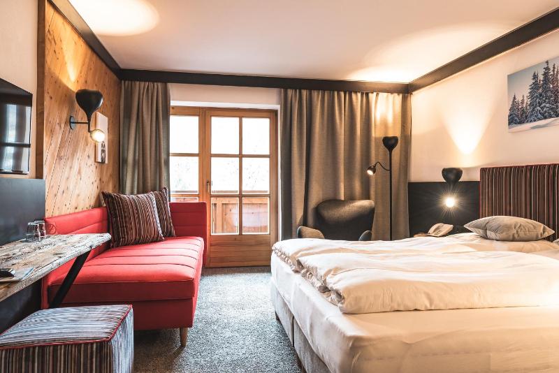 Superior Double Room image 1