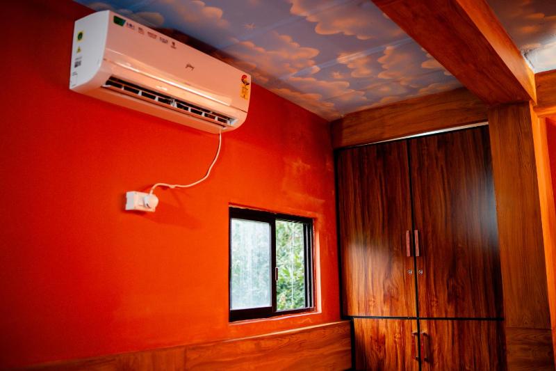 Beehive staycations - image 13
