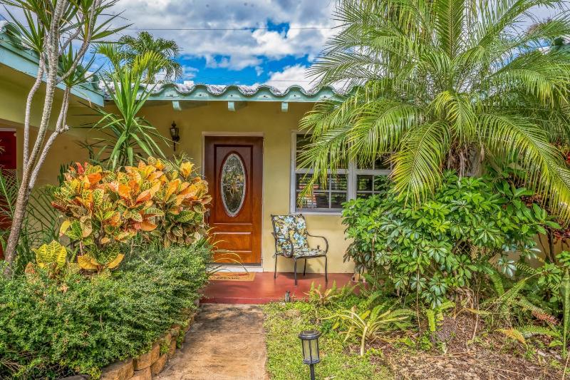 Beautiful Comfy Home With Private Hot Tub Close To Beach home - image 15