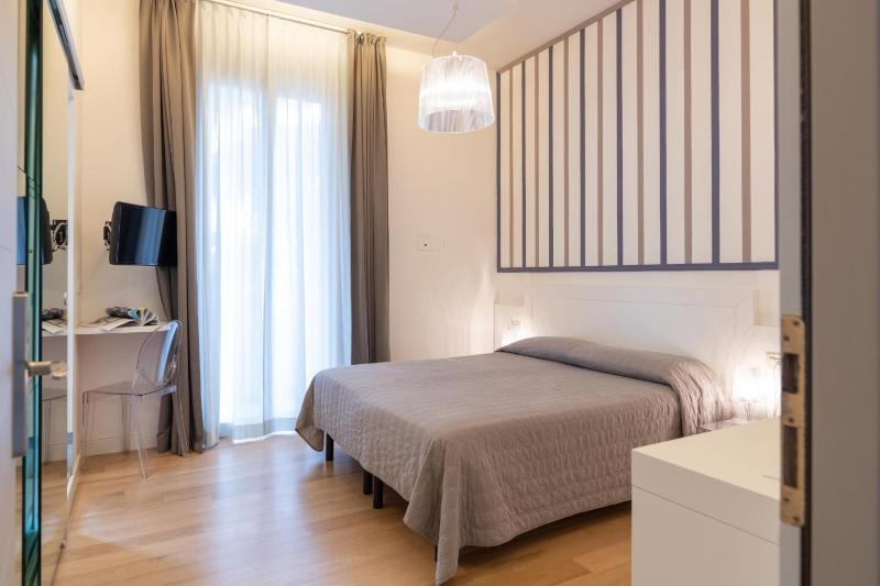 Double Room with Balcony image 1