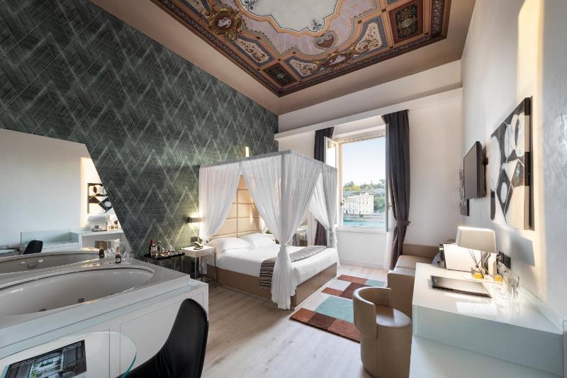 Superior Junior Suite - Arno View image 1