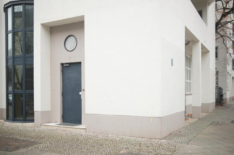 Modern Design 75sq Apartment in Berlin Mitte - image 2
