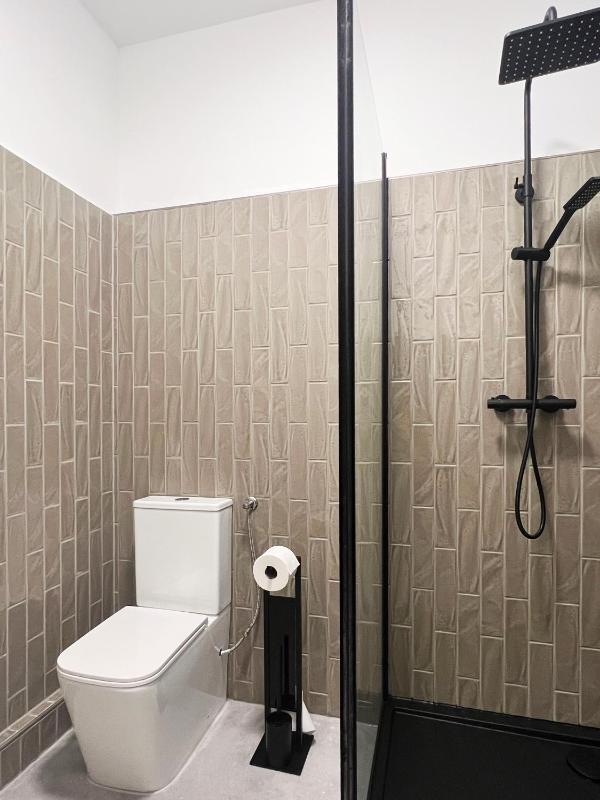 Modern Design 75sq Apartment in Berlin Mitte - image 10