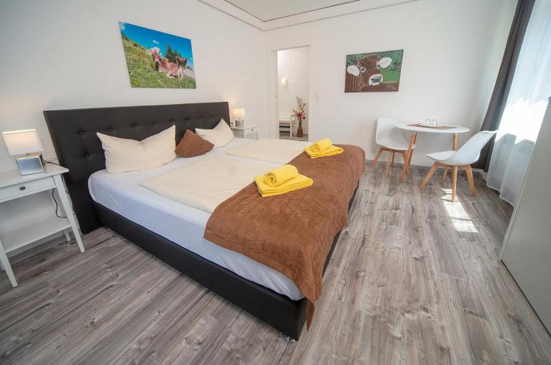 Double Room image 2