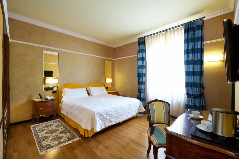 Superior Double or Twin Room image 1