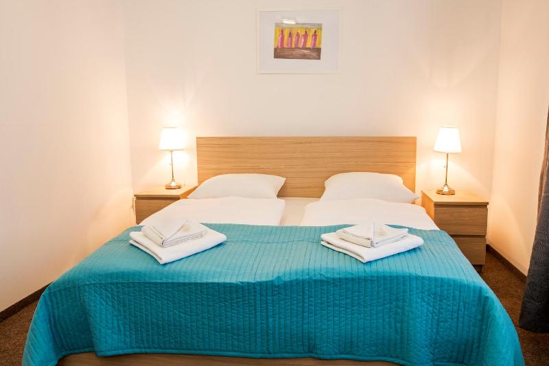 Standard Triple Room image 3
