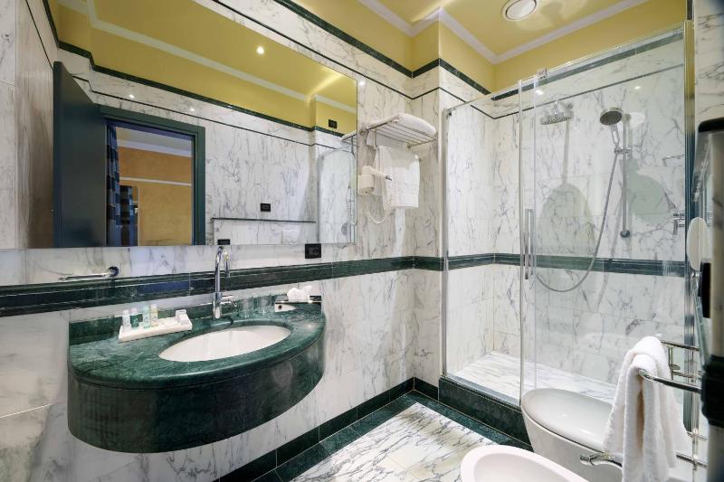 Superior Double or Twin Room image 4
