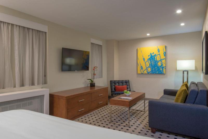King Suite with Sofa Bed image 2