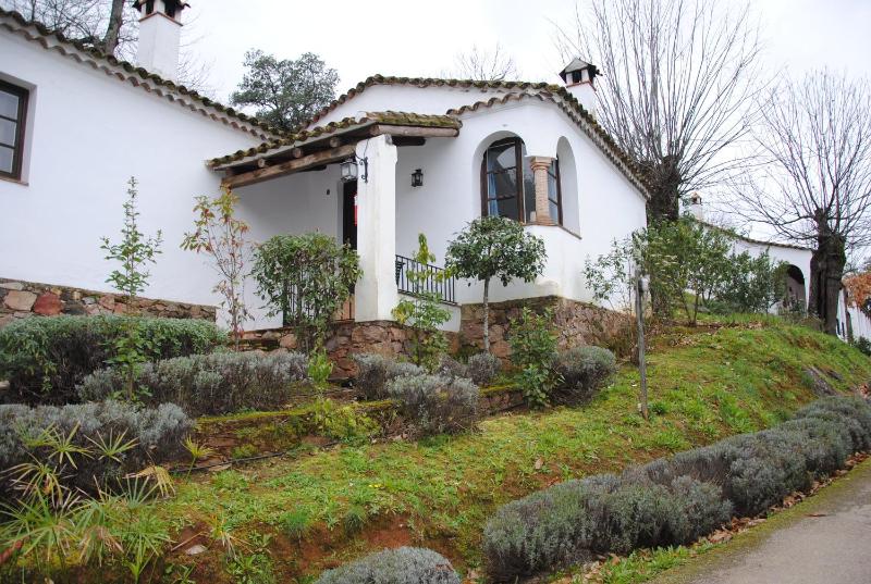 One-Bedroom House image 2