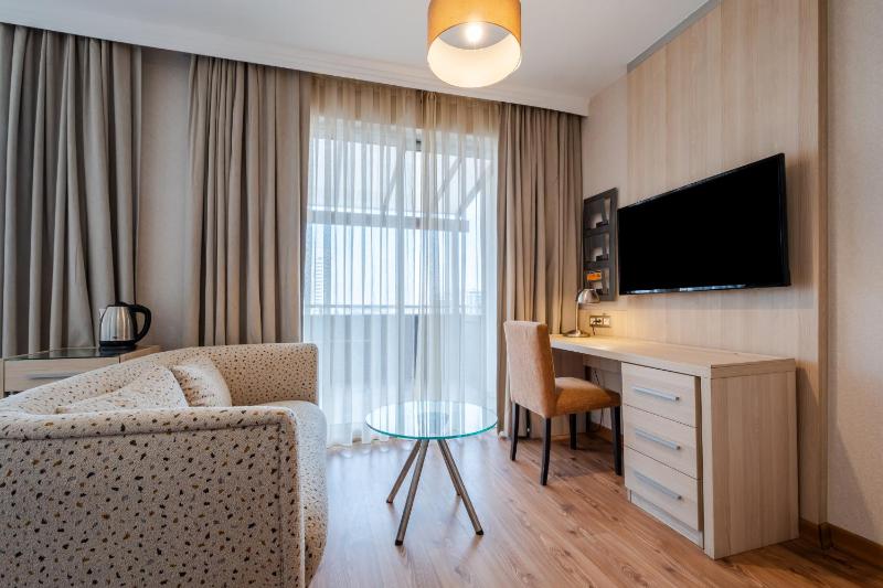 Executive King Room image 2