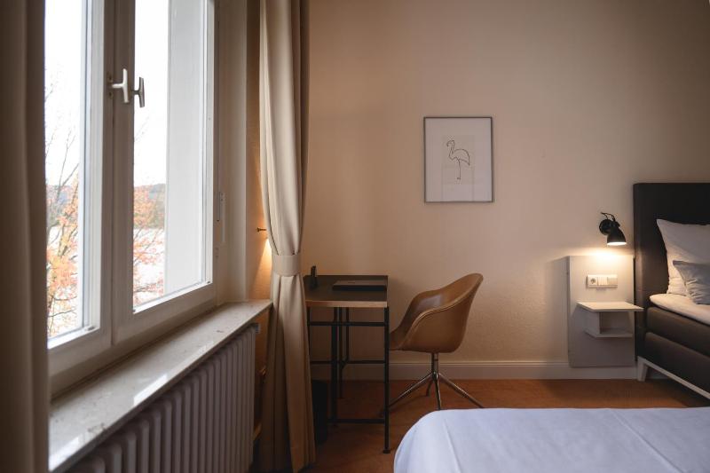 Double Room with Partial River View without balcony image 4