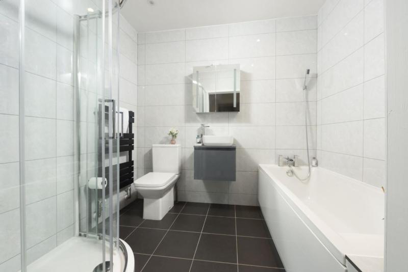 Three-Bedroom Apartment image 4