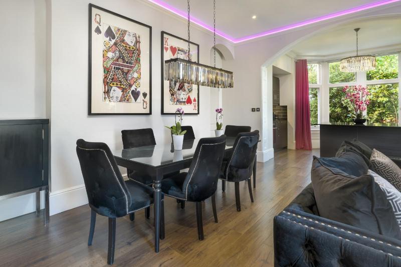Grand Apartment Windermere - image 11