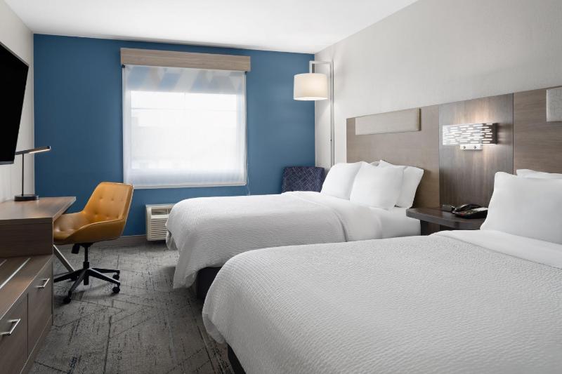 Standard Room with Two Queen Beds image 3