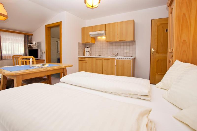 Studio Apartment with Balcony image 1