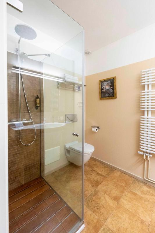 Duplex Room with Fireplace image 1