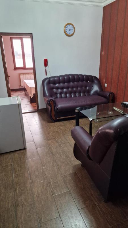 Large Double Room image 4