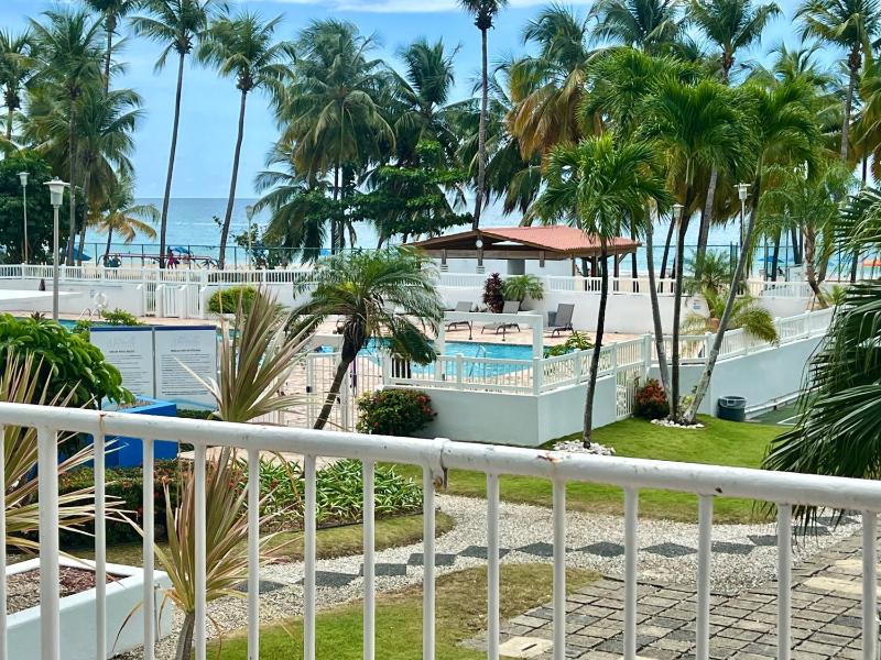 Deluxe One-Bedroom Apartment with Ocean View image 4