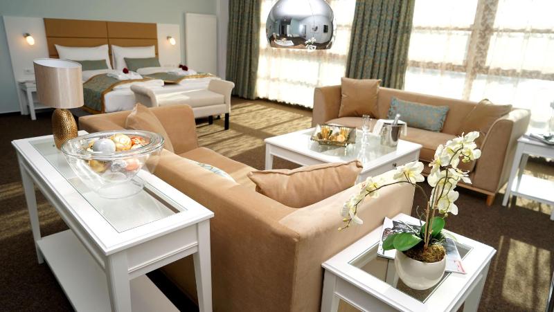 Deluxe Suite image 3