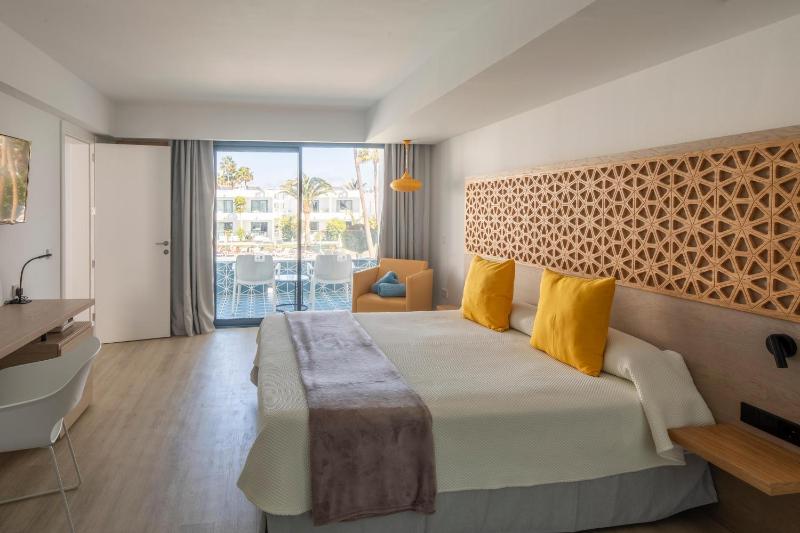 Deluxe Double Room image 4