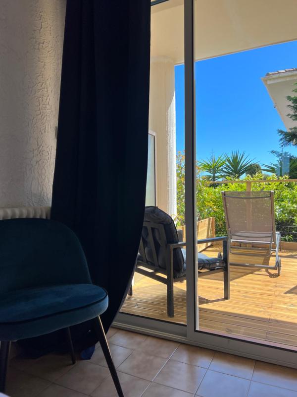Triple Room with Terrace and Garden View image 4