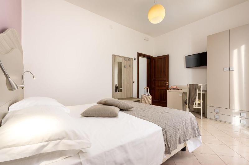 Hotel La Conchiglia Sul Mare - image 39